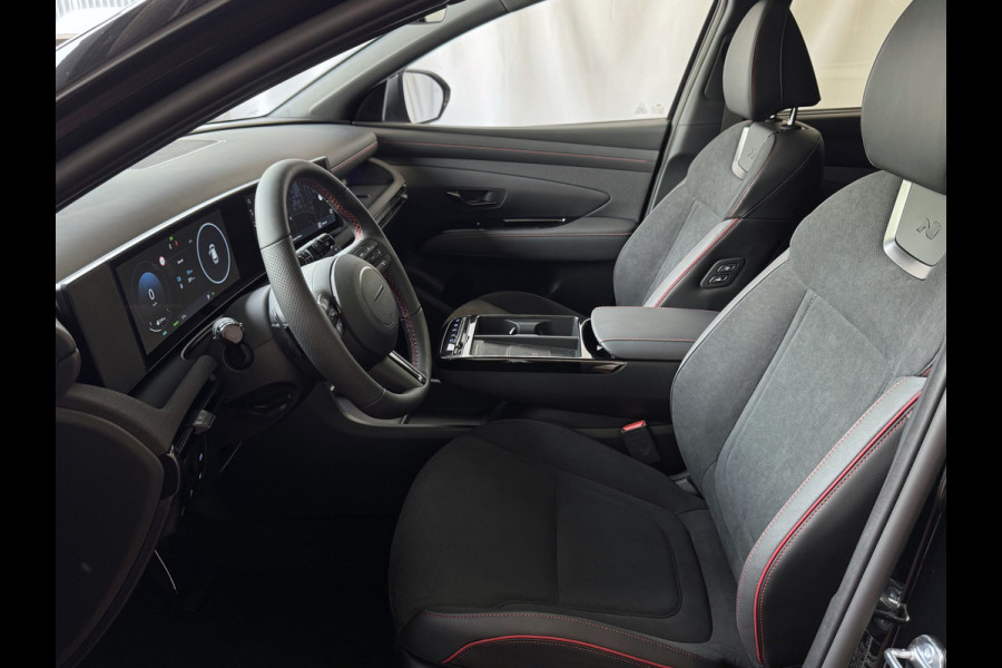 Hyundai Tucson 1.6 T-GDI PHEV LUXE N-LINE NIEUWE AUTO 360° CAMERA ELEK.KLEP ELEK.STOEL MET GEHEUGEN VERWARMD SUBWOOFER 19" LMV ZWARTE HEMEL STU PLUG IN HYBRIDE