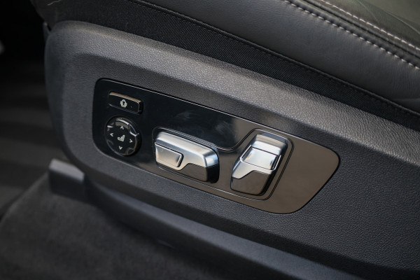 BMW X5 xDrive50e | BTW | SKYLOUNGE | 22 INCH | COMFORTSTOELEN | H/K | ACC | HUD |