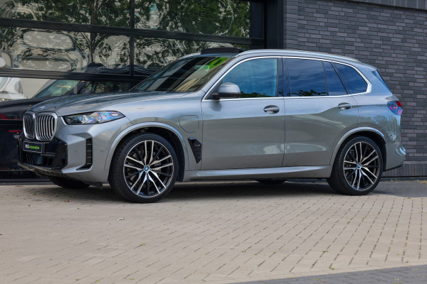 BMW X5 xDrive50e | BTW | SKYLOUNGE | 22 INCH | COMFORTSTOELEN | H/K | ACC | HUD |