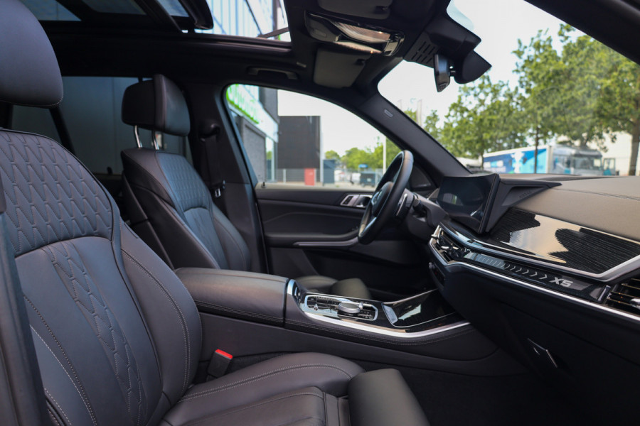 BMW X5 xDrive50e | BTW | SKYLOUNGE | 22 INCH | COMFORTSTOELEN | H/K | ACC | HUD |