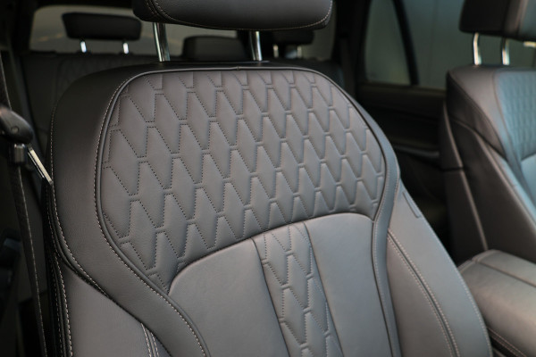 BMW X5 xDrive50e | BTW | SKYLOUNGE | 22 INCH | COMFORTSTOELEN | H/K | ACC | HUD |