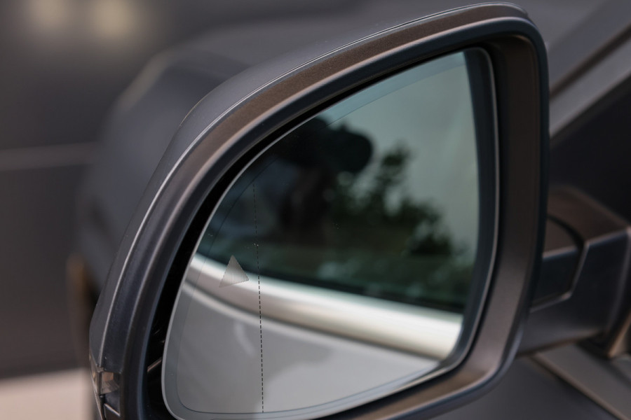 BMW X5 xDrive50e | BTW | SKYLOUNGE | 22 INCH | COMFORTSTOELEN | H/K | ACC | HUD |
