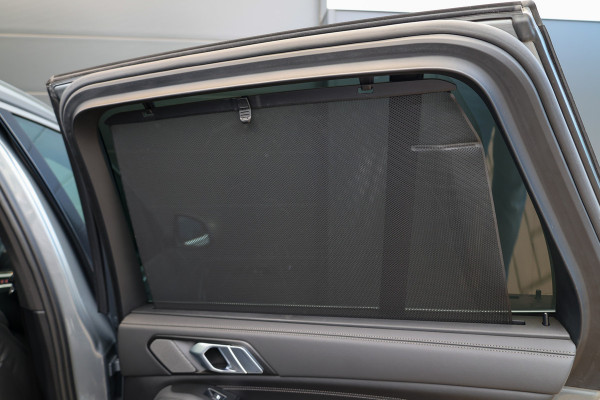 BMW X5 xDrive50e | BTW | SKYLOUNGE | 22 INCH | COMFORTSTOELEN | H/K | ACC | HUD |