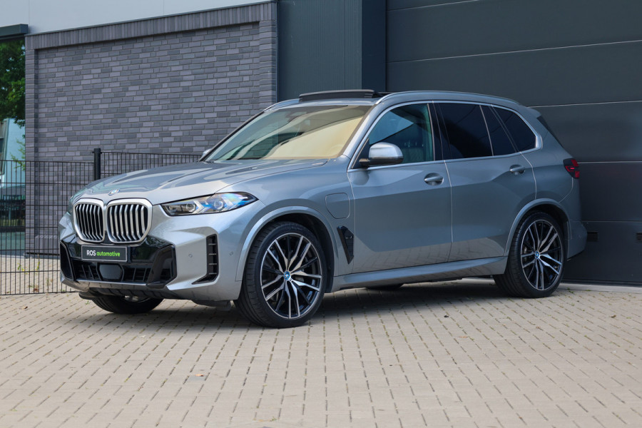 BMW X5 xDrive50e | BTW | SKYLOUNGE | 22 INCH | COMFORTSTOELEN | H/K | ACC | HUD |