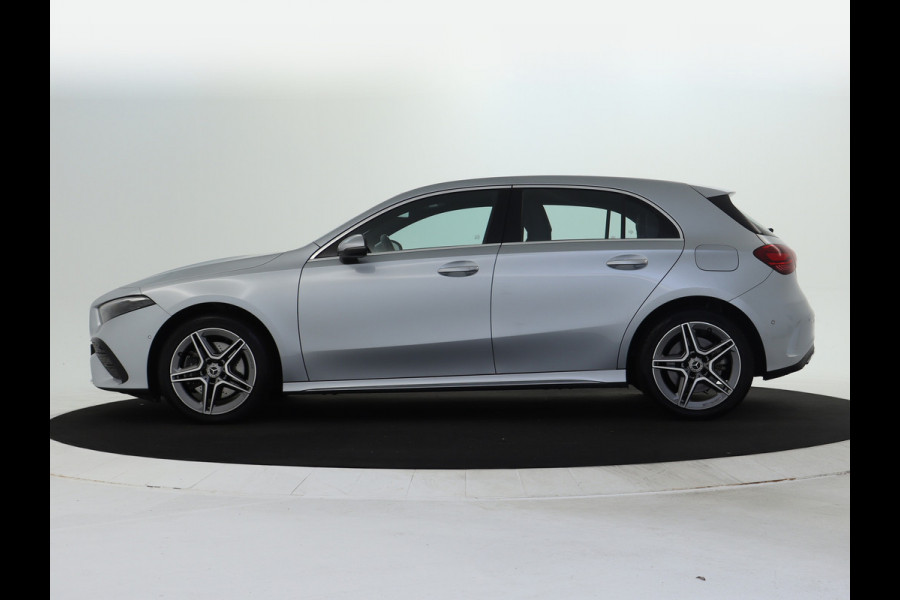 Mercedes-Benz A-Klasse 250 e Plug-In Hybride AMG Sportpakket | Sfeerverlichting | Keyless Go | Parkeerpakket met Camera | CarPlay | Inclusief 24 maanden Mercedes-Benz Certified garantie voor Europa. garage-sale