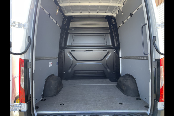 Mercedes-Benz Sprinter 317 1.9 CDI 170pk L2H2 DC 7 persoons / rijklaar € 37.950 ex btw / lease vanaf € 936 / climate control / trekhaak 3500 kg optie / achteruit rijcamera !