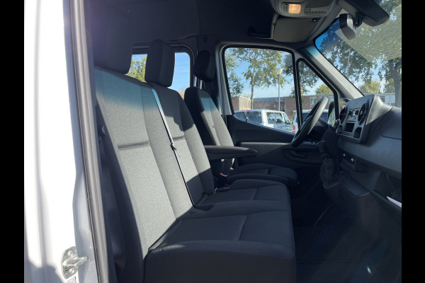 Mercedes-Benz Sprinter 317 1.9 CDI 170pk L2H2 DC 7 persoons / rijklaar € 37.950 ex btw / lease vanaf € 936 / climate control / trekhaak 3500 kg optie / achteruit rijcamera !