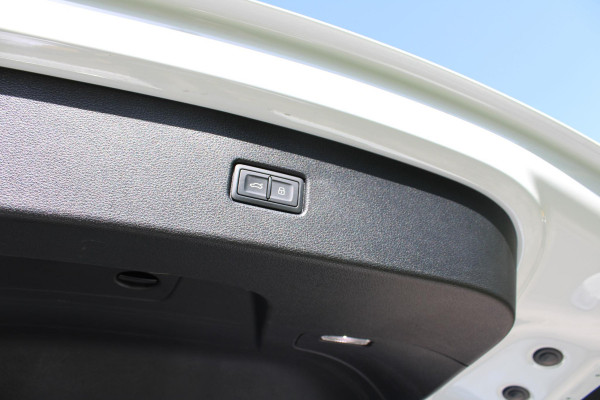 Audi Q5 Sportback 55 TFSI e S edition 367 PK | S Line | Trekhaak | Luchtvering |  21 inch Audi Sport | Stoelverwarming | Bang&Olufsen | Adaptive cruise control | Dodehoeksensoren | Lendesteunverstelling