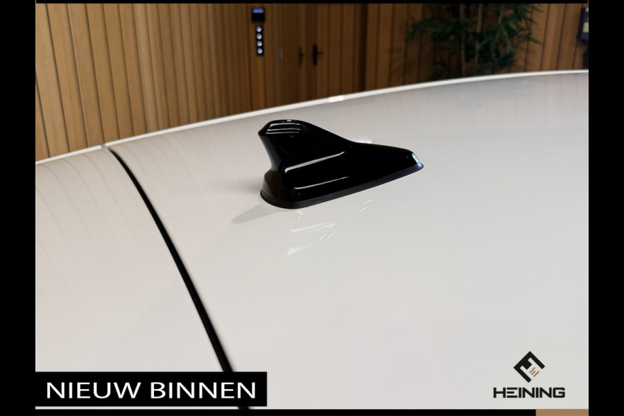 Volkswagen Golf 1.5 TSI Life Navi. Apple-carplay. PDC. Adaptive-cruise, 82500 KM met NAP