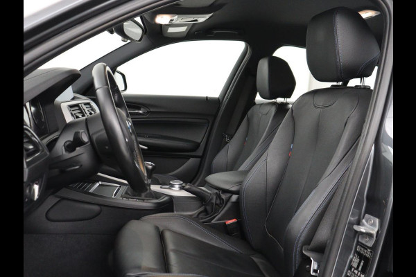 BMW 1-serie 118i High Executive M-SPORT | Leder | Full LED | Climate control | Stoelverwarming | Park assist | Cruise control | DAB | Bluetooth | Sfeerverlichting |