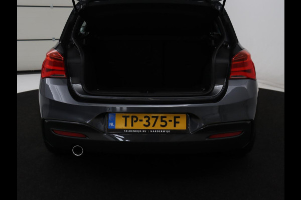 BMW 1-serie 118i High Executive M-SPORT | Leder | Full LED | Climate control | Stoelverwarming | Park assist | Cruise control | DAB | Bluetooth | Sfeerverlichting |