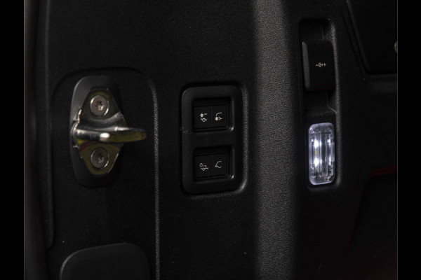Land Rover Defender 110 2.0 P300e 110 X-Dynamic HSE HERITAGE | PANO | HUD | 22" | MERIDIAN 700W