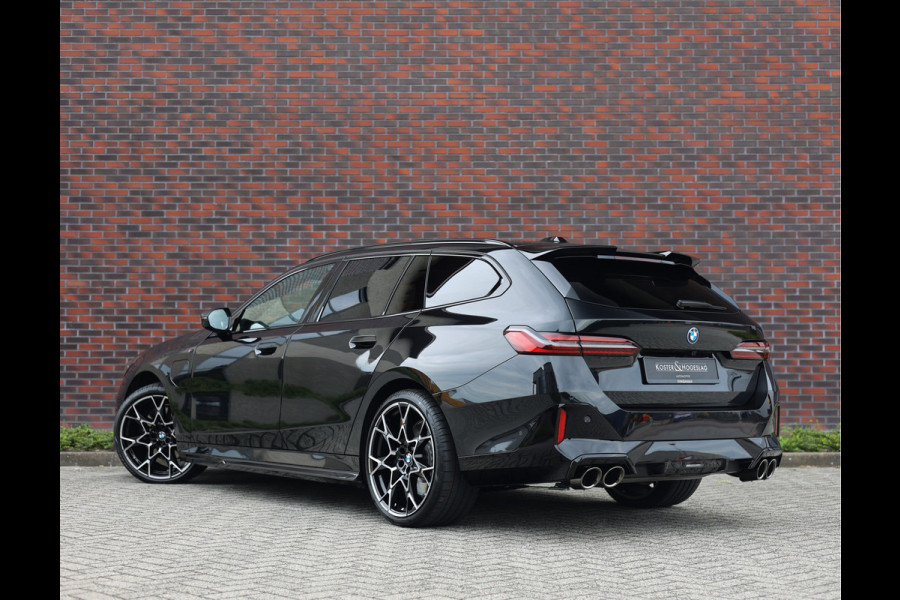 BMW 5 Serie Touring 550e xDrive | M Performance - Pano - B&W