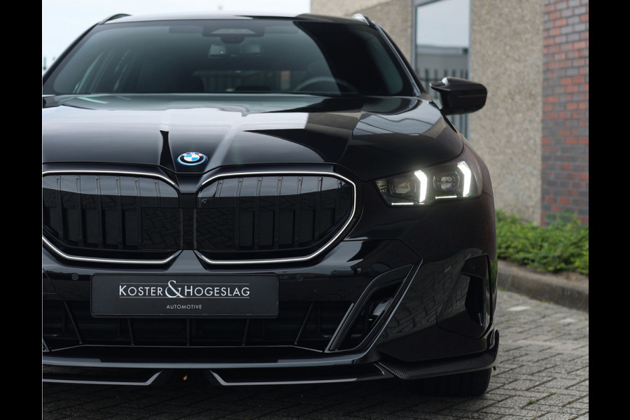 BMW 5 Serie Touring 550e xDrive | M Performance - Pano - B&W
