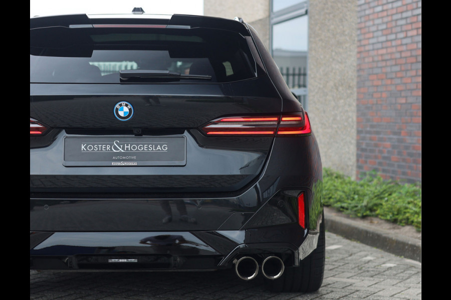 BMW 5 Serie Touring 550e xDrive | M Performance - Pano - B&W