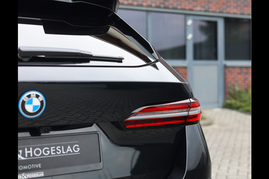 BMW 5 Serie Touring 550e xDrive | M Performance - Pano - B&W