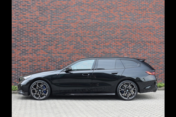 BMW 5 Serie Touring 550e xDrive | M Performance - Pano - B&W