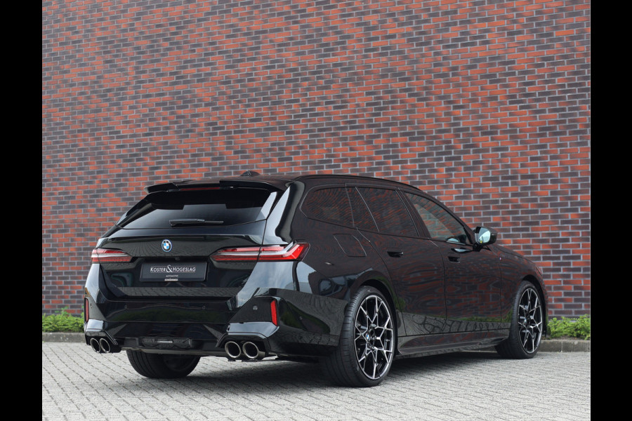 BMW 5 Serie Touring 550e xDrive | M Performance - Pano - B&W