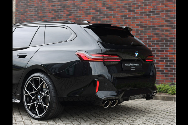 BMW 5 Serie Touring 550e xDrive | M Performance - Pano - B&W