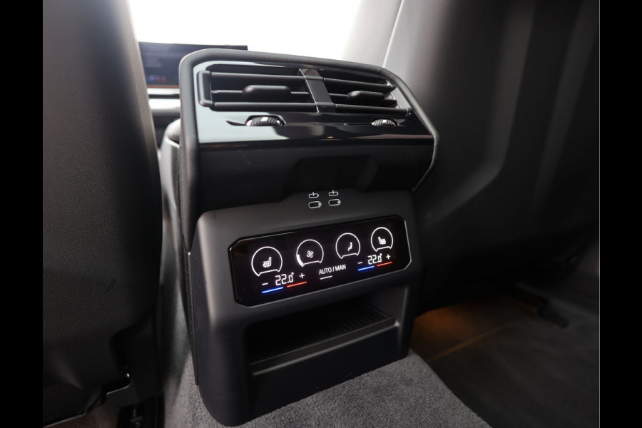 BMW 5 Serie Touring 550e xDrive | M Performance - Pano - B&W