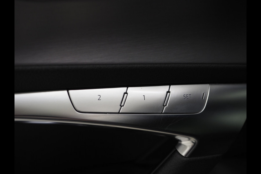 Audi A6 Avant 55 TFSI e quattro Competition Full Black | Leder/Alcantara | Trekhaak | Adaptive Cruise | Keyless | Camera | Memory | Carplay