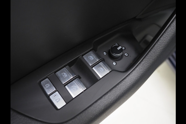 Audi A6 Avant 55 TFSI e quattro Competition Full Black | Leder/Alcantara | Trekhaak | Adaptive Cruise | Keyless | Camera | Memory | Carplay