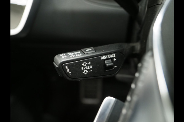 Audi A6 Avant 55 TFSI e quattro Competition Full Black | Leder/Alcantara | Trekhaak | Adaptive Cruise | Keyless | Camera | Memory | Carplay