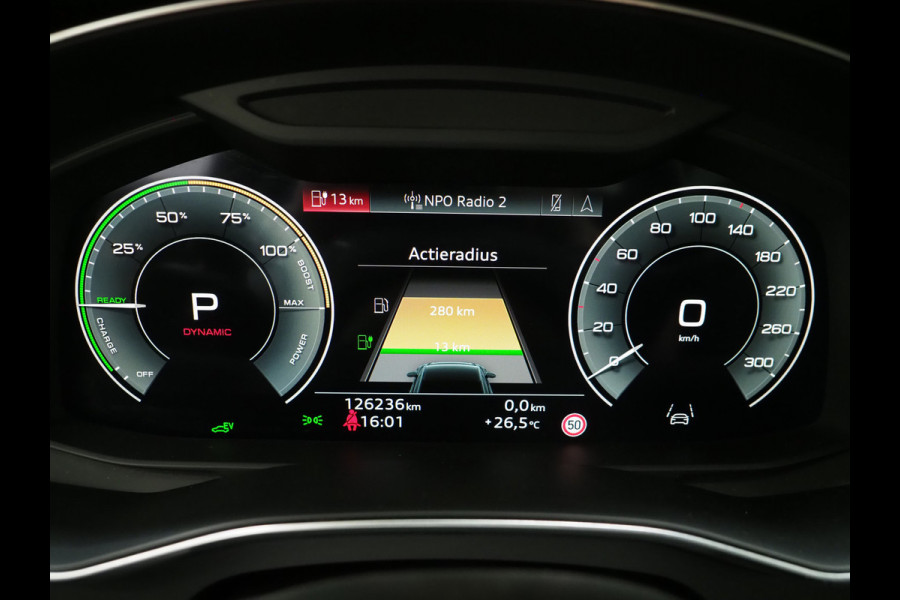 Audi A6 Avant 55 TFSI e quattro Competition Full Black | Leder/Alcantara | Trekhaak | Adaptive Cruise | Keyless | Camera | Memory | Carplay