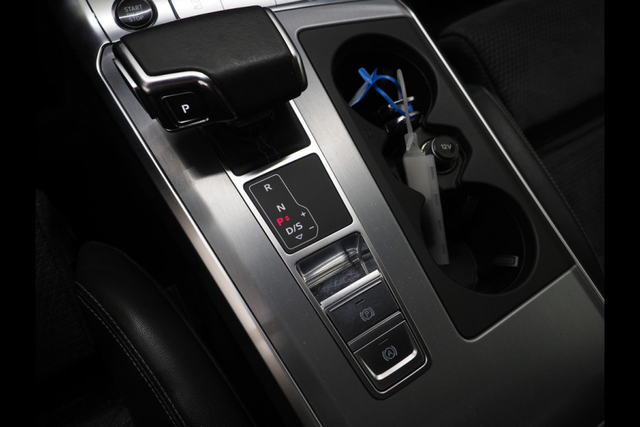 Audi A6 Avant 55 TFSI e quattro Competition Full Black | Leder/Alcantara | Trekhaak | Adaptive Cruise | Keyless | Camera | Memory | Carplay