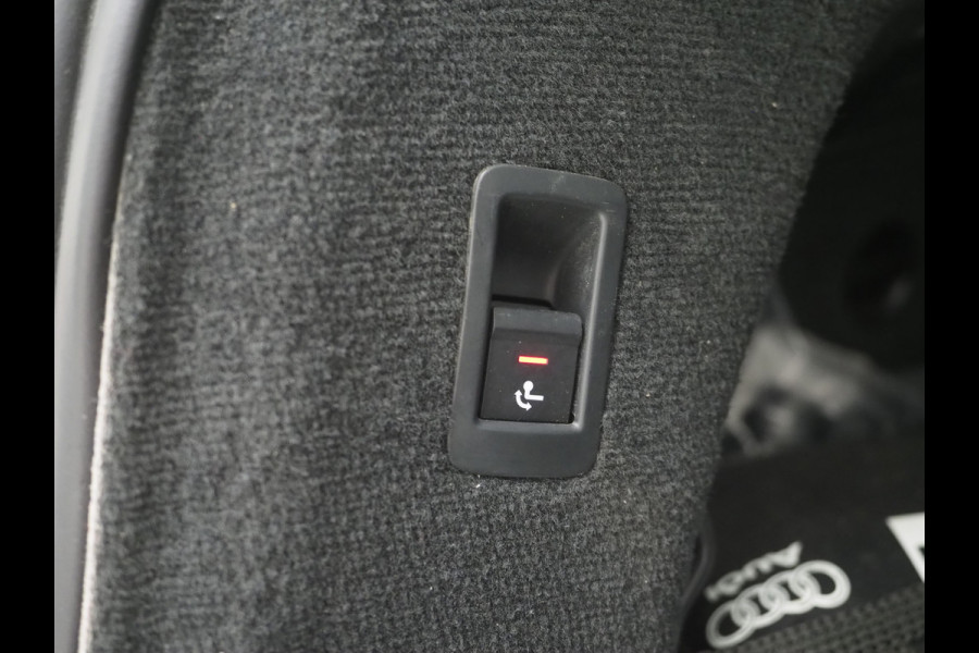Audi A6 Avant 55 TFSI e quattro Competition Full Black | Leder/Alcantara | Trekhaak | Adaptive Cruise | Keyless | Camera | Memory | Carplay