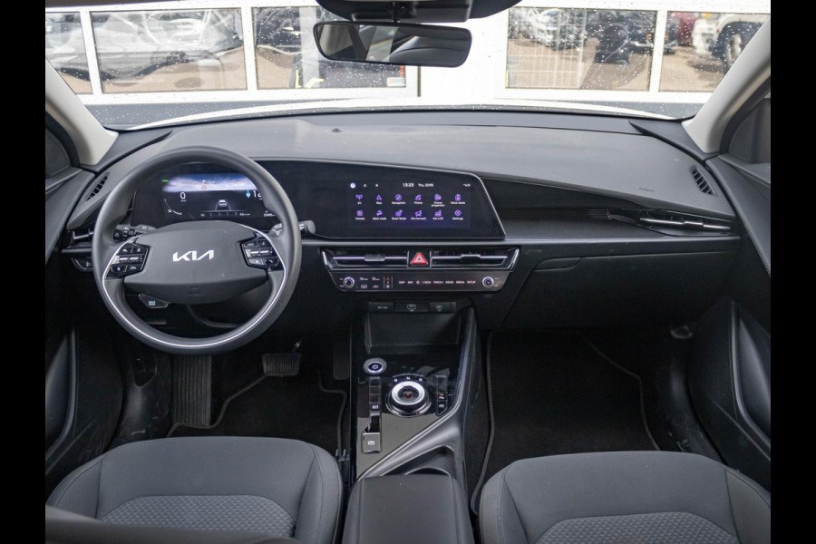Kia Niro EV Light Edition 64.8 kWh l SOH 98.8% | Navigatie | Achteruitrijcamera | Airco | Cruise control Adaptieve | SOH 98,6