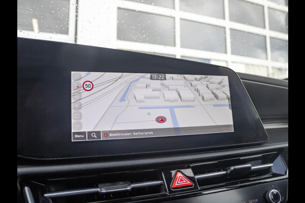 Kia Niro EV Light Edition 64.8 kWh l SOH 98.8% | Navigatie | Achteruitrijcamera | Airco | Cruise control Adaptieve | SOH 98,6