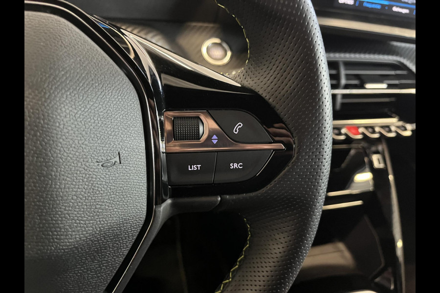 Peugeot 2008 1.2 130pk Turbo GT Climate control Cruise control LED Achteruitrij camera Navigatie Apple Carplay/Android Auto Parkeersensor achter