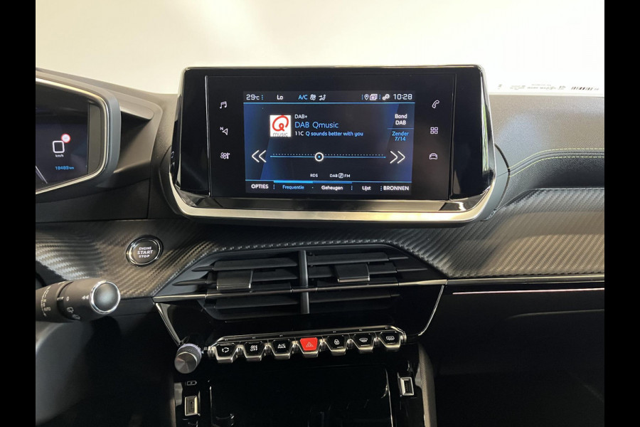 Peugeot 2008 1.2 130pk Turbo GT Climate control Cruise control LED Achteruitrij camera Navigatie Apple Carplay/Android Auto Parkeersensor achter