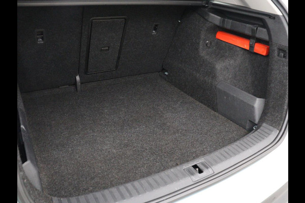 Škoda Enyaq iV 60 | 93.7 % SOH | Cruise control | Camera | 93.7 % SOH | Cruise control | Camera | Carplay | Half Leder | Sfeerverlichting | Climate control |