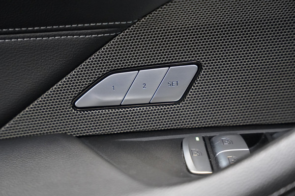 BMW 4 Serie Gran Coupé M440i xDrive High Executive ACC Opendak Wide Screen Head-up H&K Trekhaak Carbon Laser Light Portimao Blue!