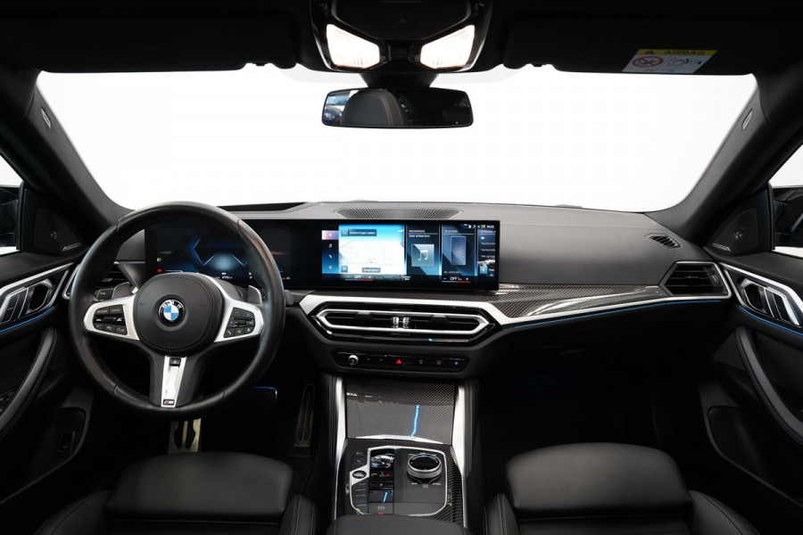 BMW 4 Serie Gran Coupé M440i xDrive High Executive ACC Opendak Wide Screen Head-up H&K Trekhaak Carbon Laser Light Portimao Blue!