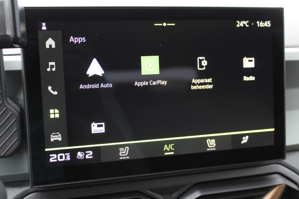 Dacia Duster 1.2-130pk TCe Mild-Hybrid Extreme. Stoere SUV ! Slechts 17.000km ! Trekgewicht 1.500kg ! Autm. airco, LED verl., 360gr. camera, pdc v+a, stoelverw., cruise control, dodehoek ass., telefoonvoorb., navigatie by Apple carplay / Android auto etc.