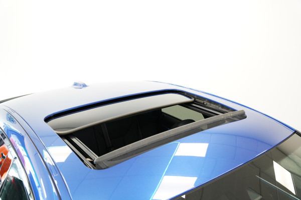 BMW 4 Serie Gran Coupé M440i xDrive High Executive ACC Opendak Wide Screen Head-up H&K Trekhaak Carbon Laser Light Portimao Blue!