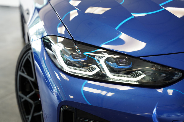 BMW 4 Serie Gran Coupé M440i xDrive High Executive ACC Opendak Wide Screen Head-up H&K Trekhaak Carbon Laser Light Portimao Blue!