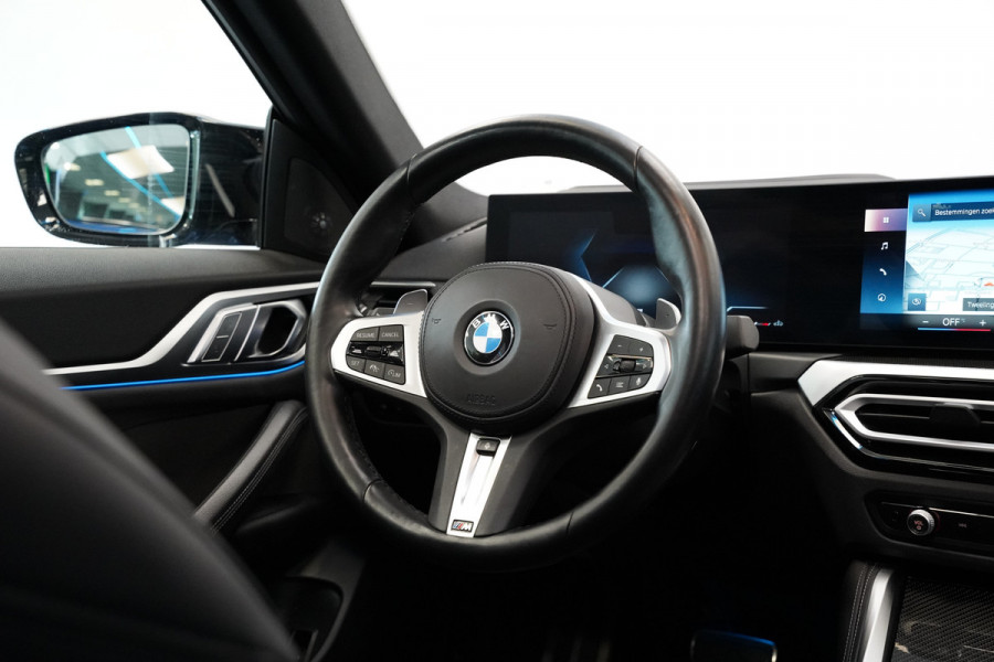 BMW 4 Serie Gran Coupé M440i xDrive High Executive ACC Opendak Wide Screen Head-up H&K Trekhaak Carbon Laser Light Portimao Blue!