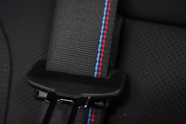 BMW 4 Serie Gran Coupé M440i xDrive High Executive ACC Opendak Wide Screen Head-up H&K Trekhaak Carbon Laser Light Portimao Blue!