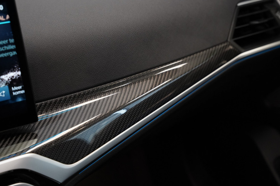 BMW 4 Serie Gran Coupé M440i xDrive High Executive ACC Opendak Wide Screen Head-up H&K Trekhaak Carbon Laser Light Portimao Blue!