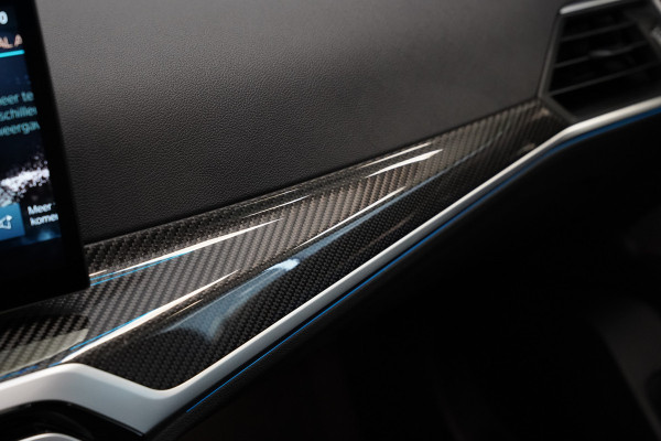 BMW 4 Serie Gran Coupé M440i xDrive High Executive ACC Opendak Wide Screen Head-up H&K Trekhaak Carbon Laser Light Portimao Blue!