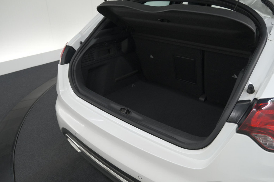 DS DS 4 PureTech 130 Performance Line | Camera | Dodehoekdetectie | Stoelmassage | Apple Carplay