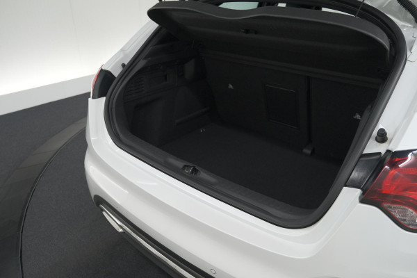 DS DS 4 PureTech 130 Performance Line | Camera | Dodehoekdetectie | Stoelmassage | Apple Carplay