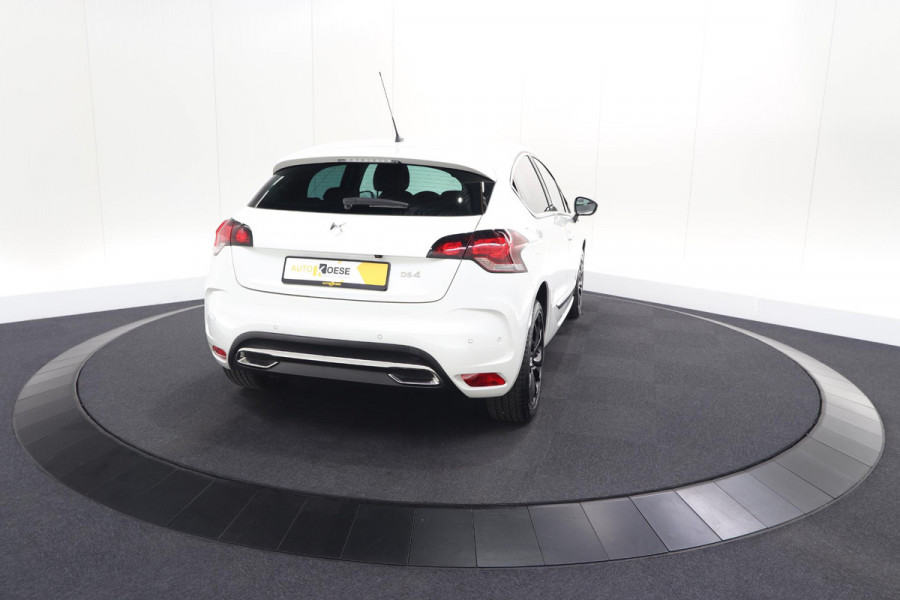 DS DS 4 PureTech 130 Performance Line | Camera | Dodehoekdetectie | Stoelmassage | Apple Carplay