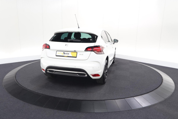 DS DS 4 PureTech 130 Performance Line | Camera | Dodehoekdetectie | Stoelmassage | Apple Carplay