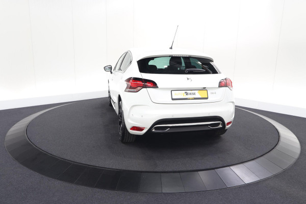 DS DS 4 PureTech 130 Performance Line | Camera | Dodehoekdetectie | Stoelmassage | Apple Carplay