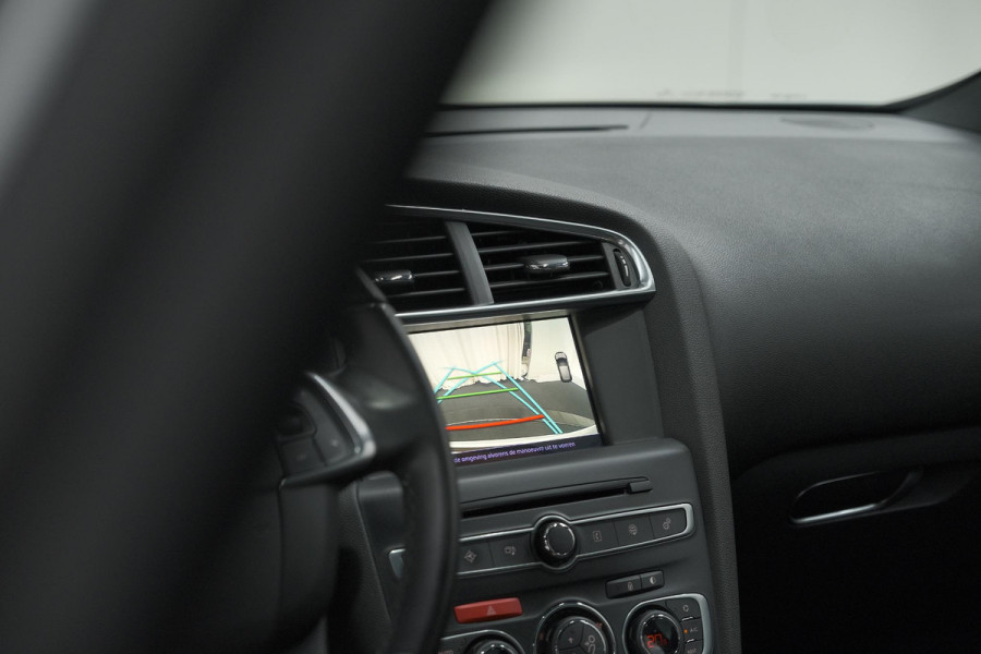 DS DS 4 PureTech 130 Performance Line | Camera | Dodehoekdetectie | Stoelmassage | Apple Carplay